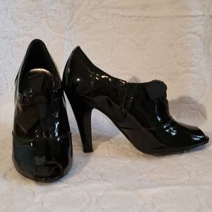 Patent Peep Toes